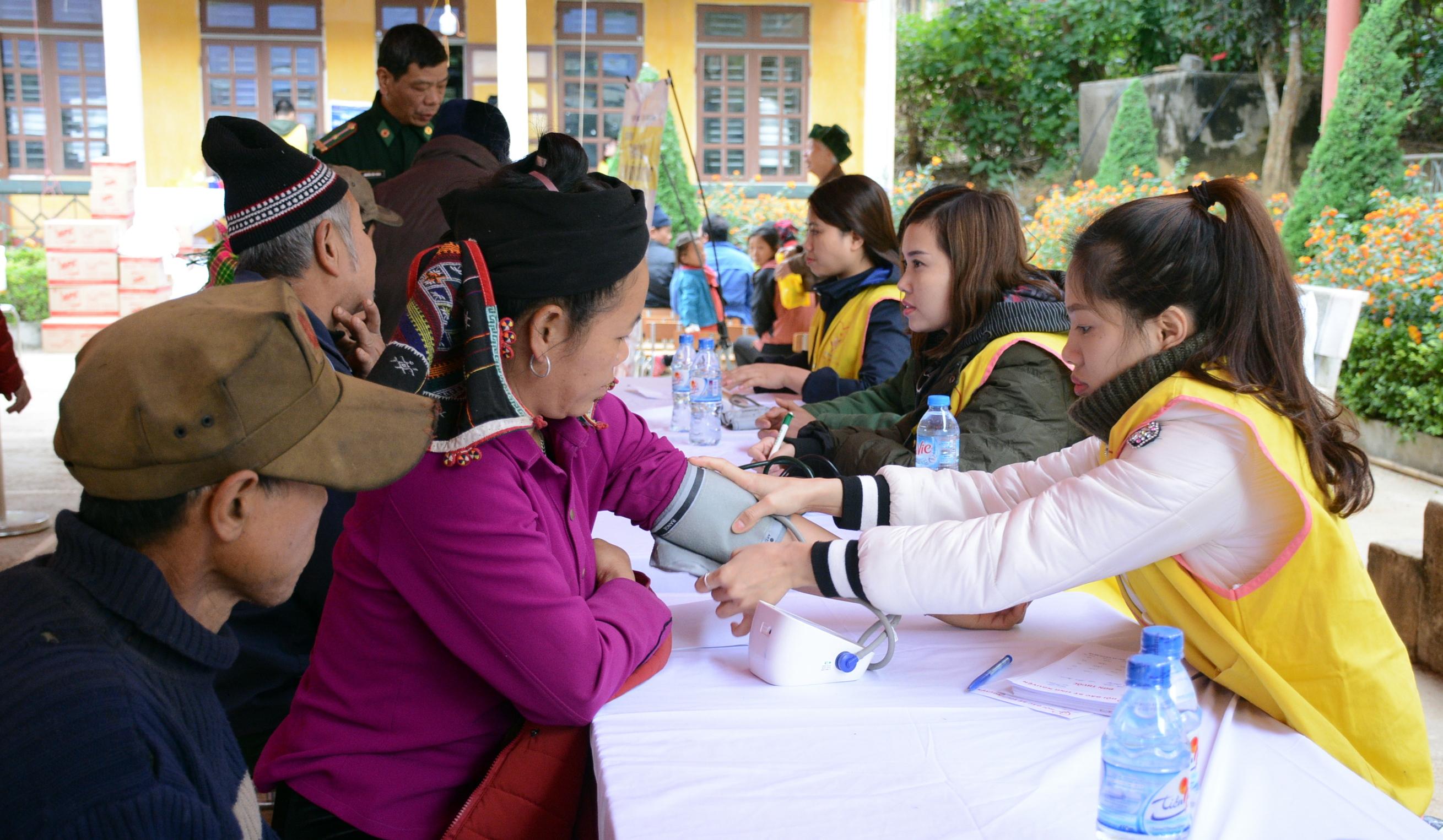 Ấm tình biên giới