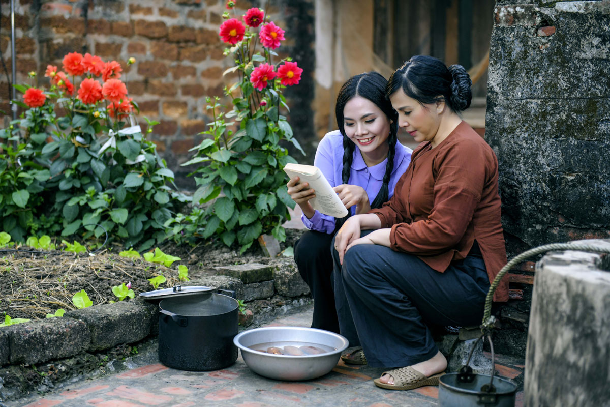 Làng quê Việt Nam đẹp yên bình trong sáng tác đầu tay của Sao Mai Lương Nguyệt Anh