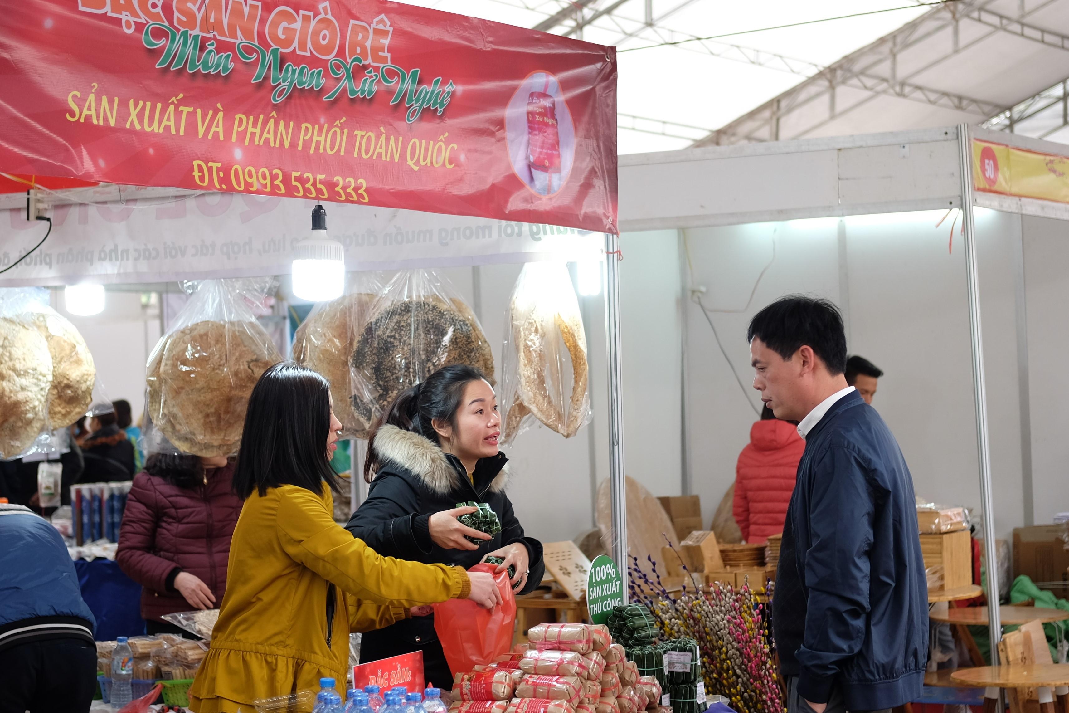 Rộn ràng Hội chợ Tết