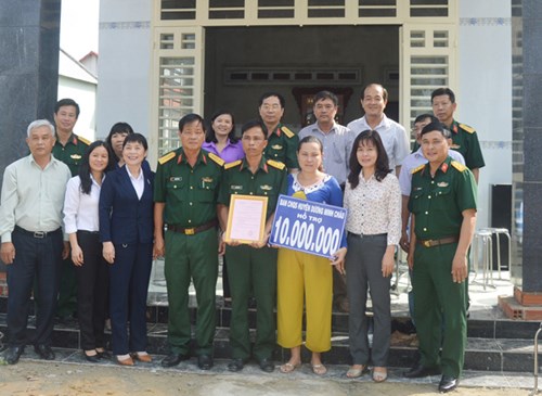 THÊM NHIỀU MÁI ẤM NGÀY XUÂN