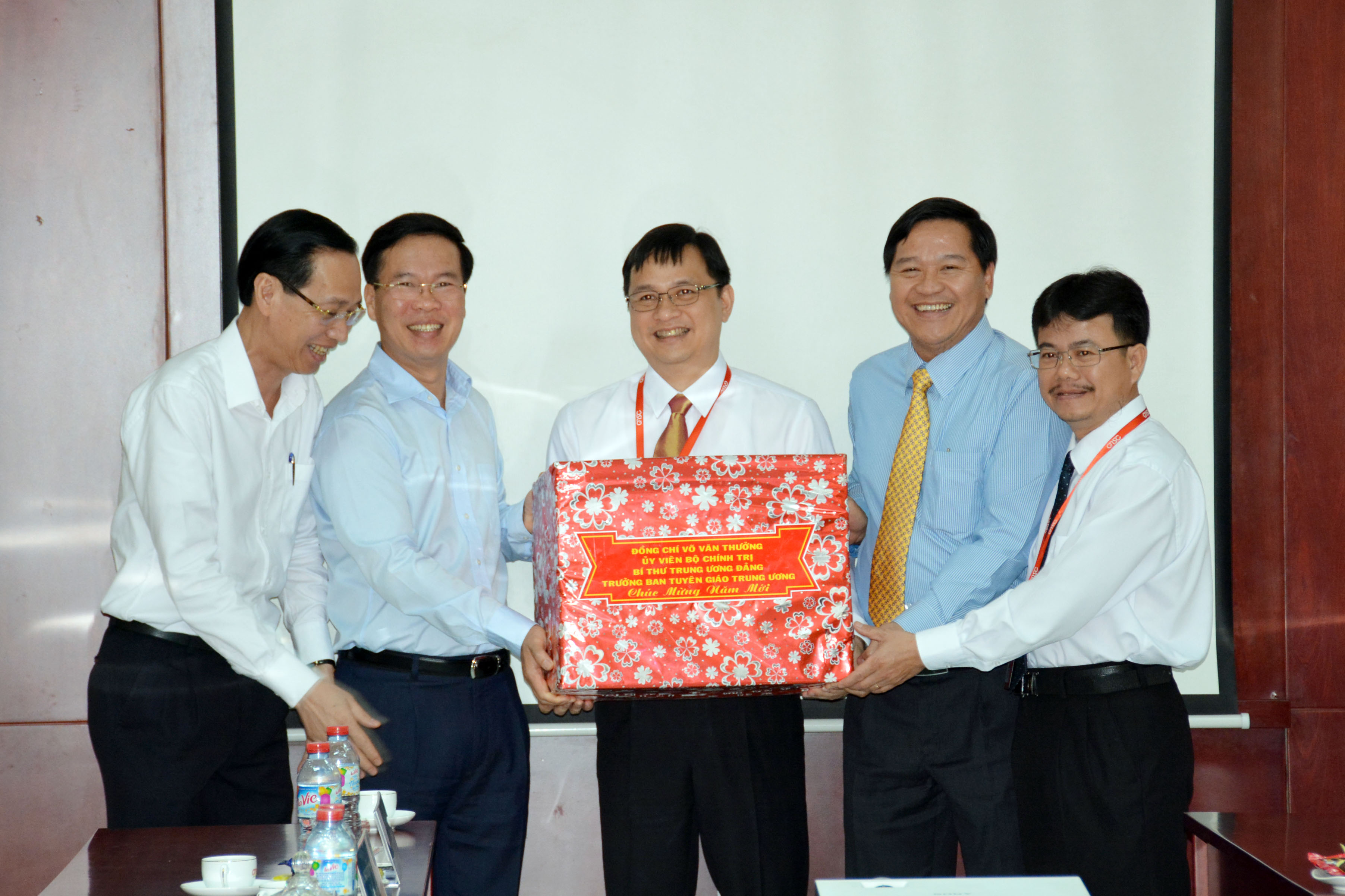 Đồng chí Võ Văn Thưởng thăm, chúc Tết Công viên Phần mềm Quang Trung