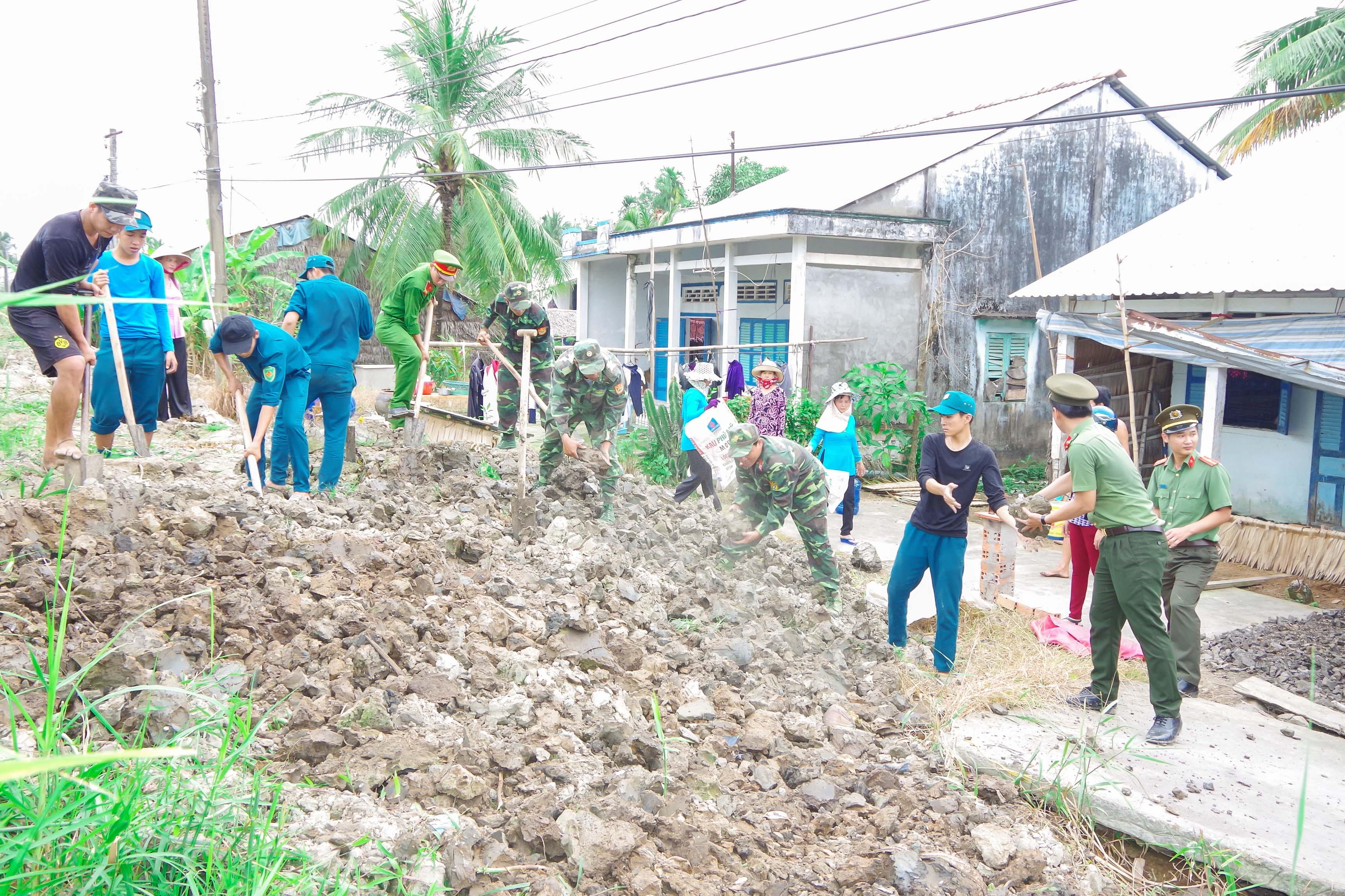 Ấm tình xuân trên phum, sóc

