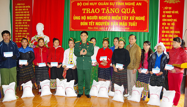 Mang Tết đến cho người nghèo, vùng biên giới, hải đảo