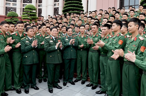 Xây dựng Quân đội theo hướng tinh, gọn, mạnh để bảo vệ vững chắc Tổ quốc trong tình hình mới