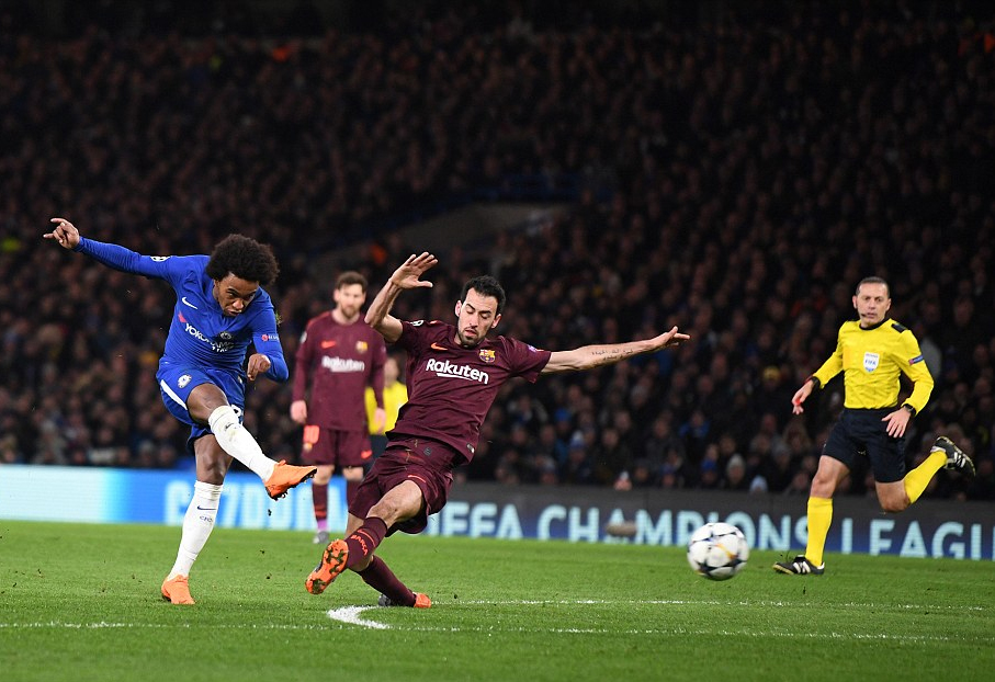 Chelsea hòa Barca, Bayern vùi dập Besiktas