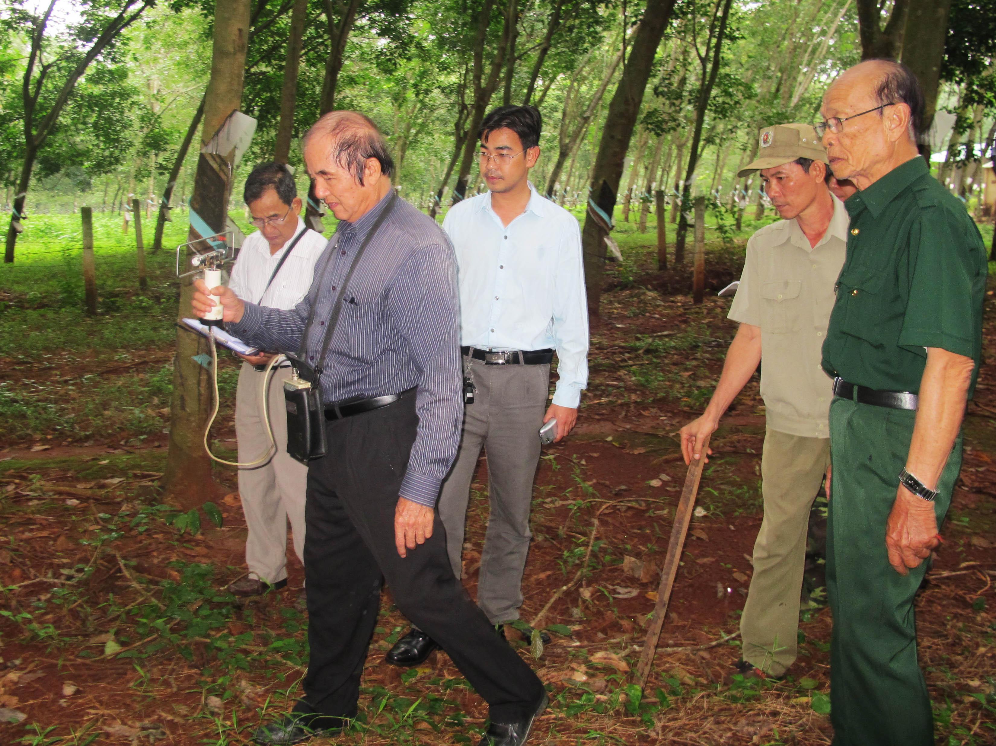 Còn sức khỏe còn đi tìm đồng đội

