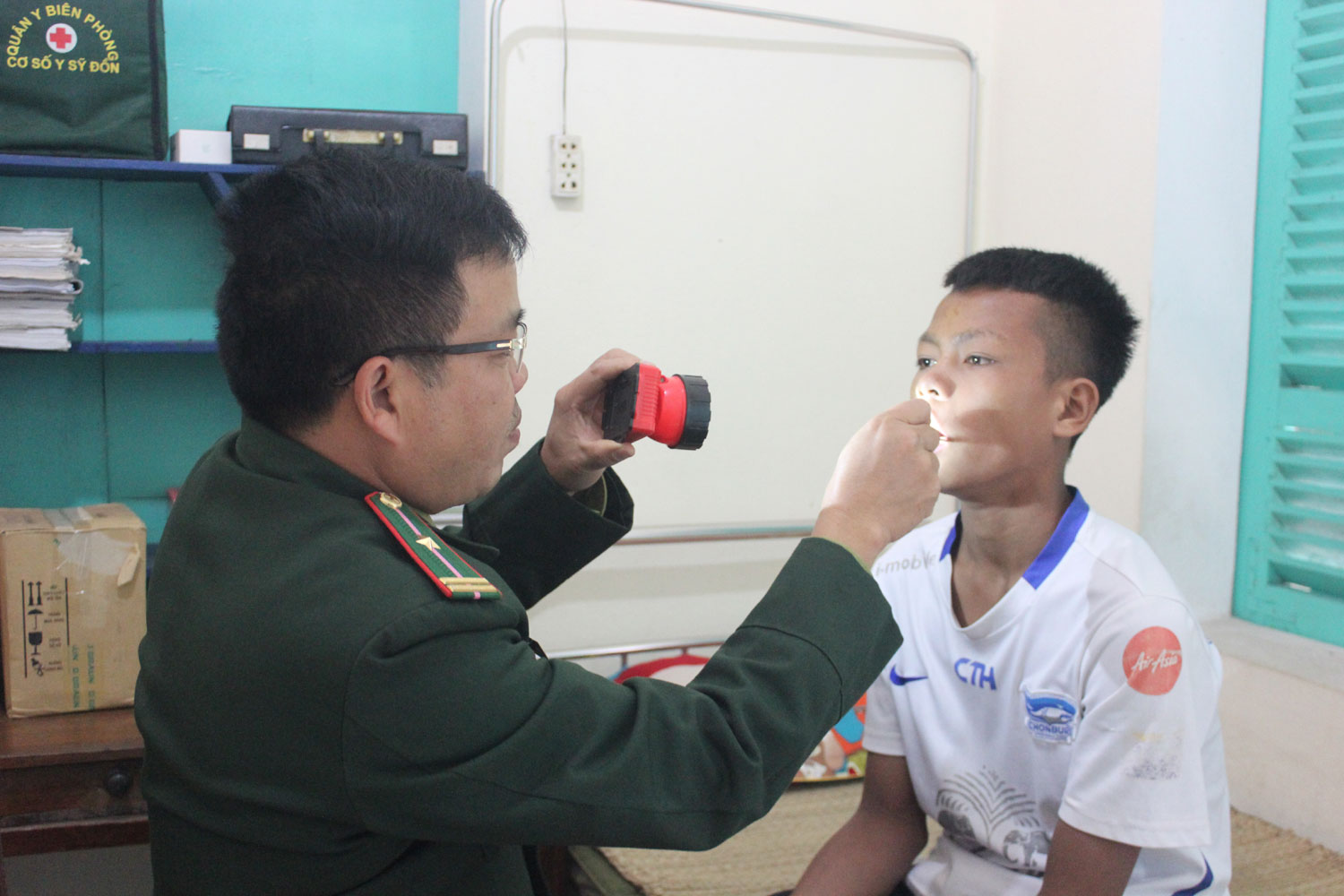 Y sĩ Ngô Thanh Hà và “bài thuốc” dân vận khéo

