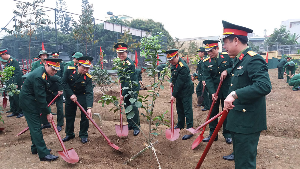Trung tâm Huấn luyện 334 tích cực hưởng ứng Tết trồng cây