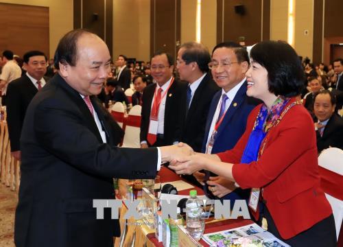 Thủ tướng Chính phủ Nguyễn Xuân Phúc dự Hội nghị gặp mặt các nhà đầu tư tại tỉnh Nghệ An 