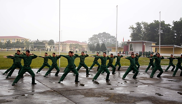 Luyện tập 4 bài thể dục buổi sáng.