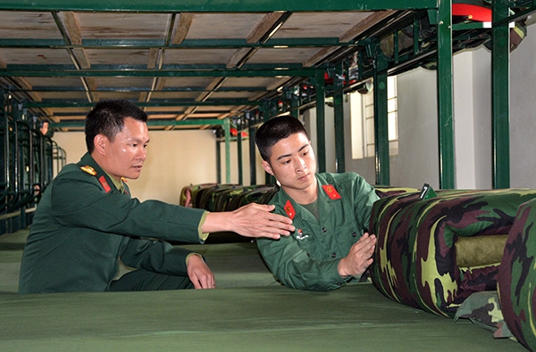 Kiểm tra sắp xếp nội vụ vệ sinh.