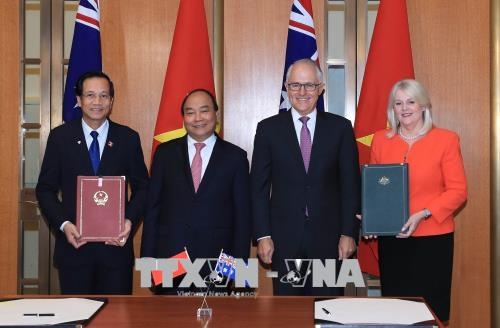 Thủ tướng Nguyễn Xuân Phúc và Thủ tướng Australia ký Tuyên bố chung về thiết lập quan hệ Đối tác Chiến lược giữa hai nước