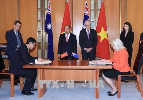 Thủ tướng Nguyễn Xuân Phúc gặp mặt các tập đoàn, nhà đầu tư hàng đầu  Việt Nam và Australia