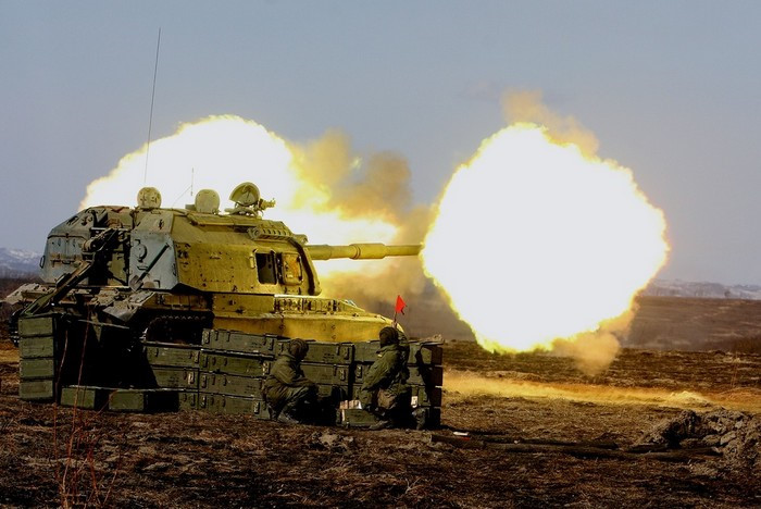 So sánh sức mạnh của đạn pháo thông minh do Nga và Mỹ sản xuất