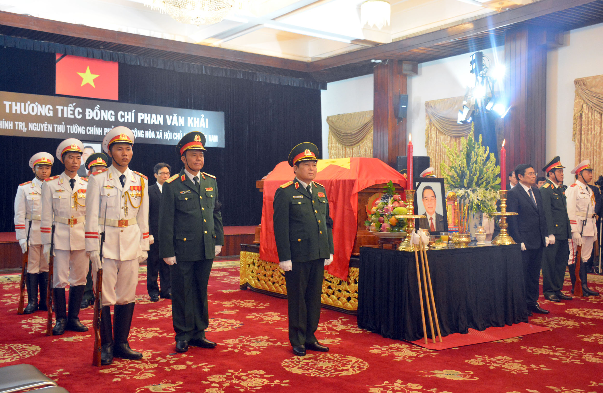 Các cơ quan, đơn vị Trung ương, địa phương và các đoàn quốc tế đến viếng nguyên Thủ tướng Phan Văn Khải