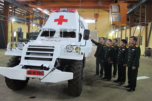 Trang bị cứu thương cải hoán từ xe thiết giáp