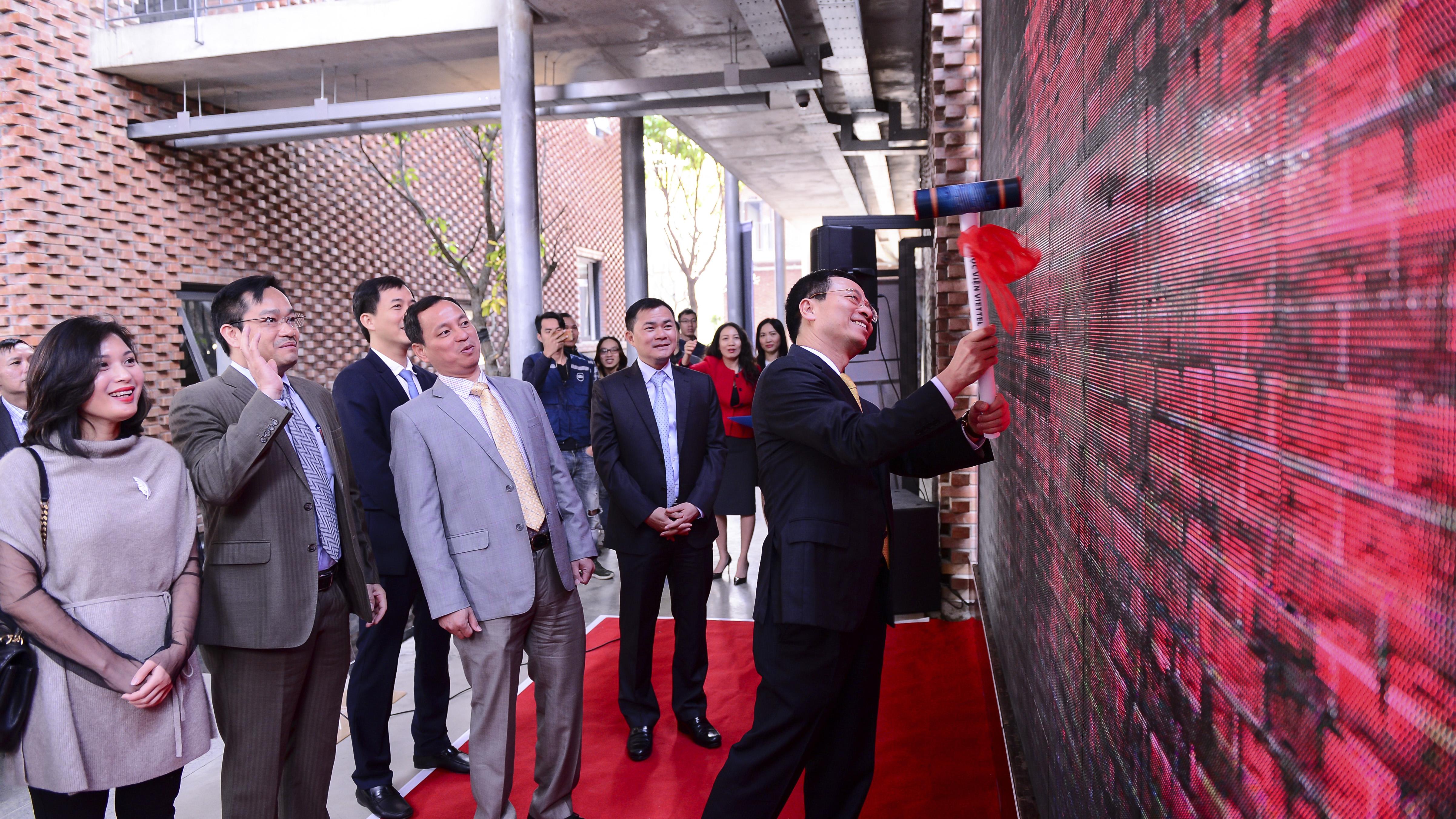 Thăm trường học đẹp hàng đầu thế giới