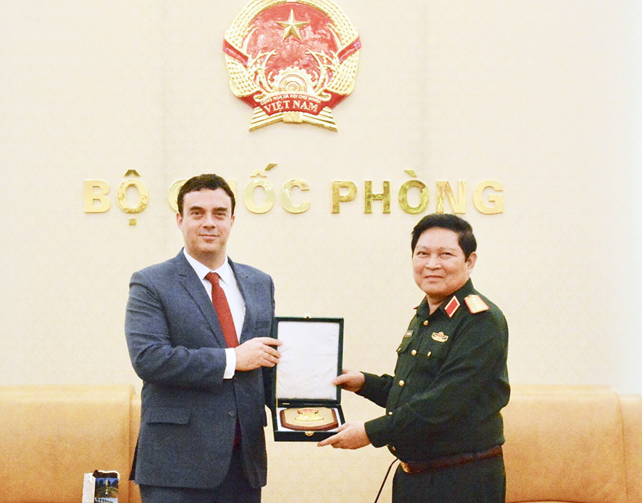 Bộ trưởng Ngô Xuân Lịch tiếp Đại sứ Israel tại Việt Nam