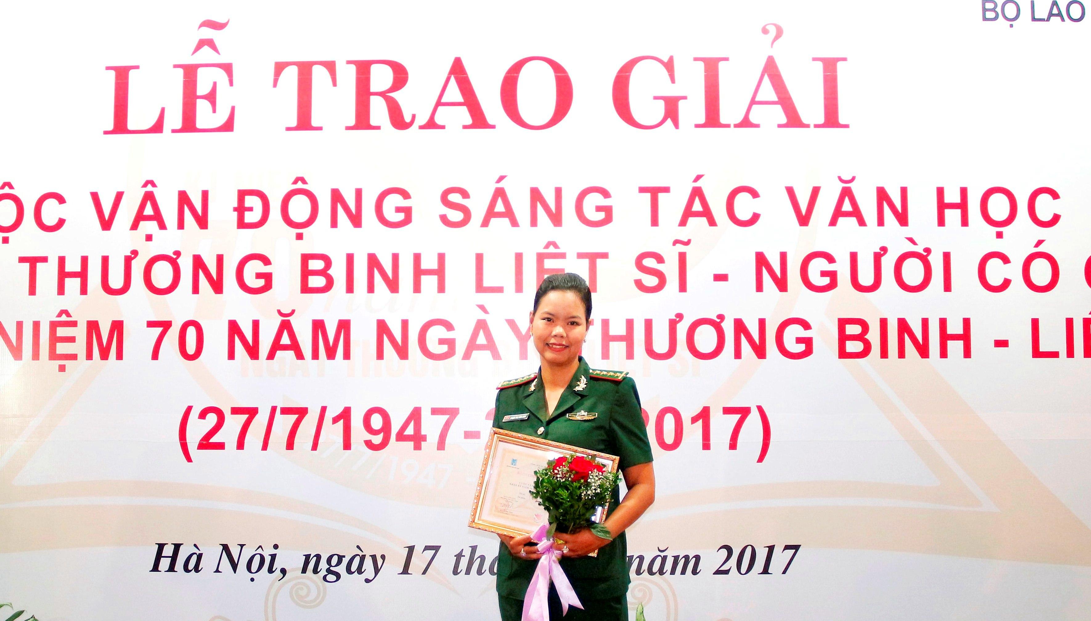 Nữ nghệ sĩ - chiến sĩ đa tài