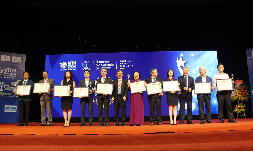 Tôn vinh các danh hiệu du lịch năm 2017

