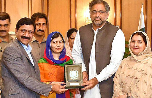 Chủ nhân giải Nobel Hòa bình Malala Yousafzai trở về Pakistan sau 5 năm