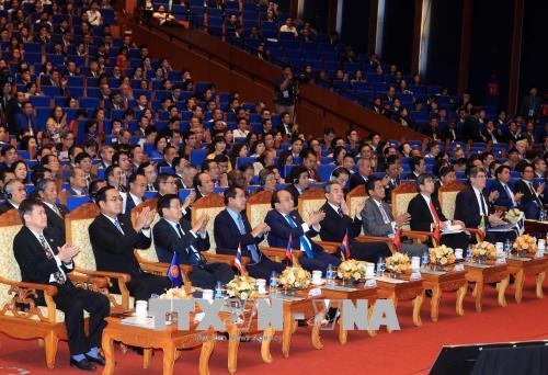 Hội nghị GMS6 – CVL10: Phiên họp toàn thể Hội nghị Thượng đỉnh hợp tác Tiểu vùng Mekong mở rộng lần thứ 6

