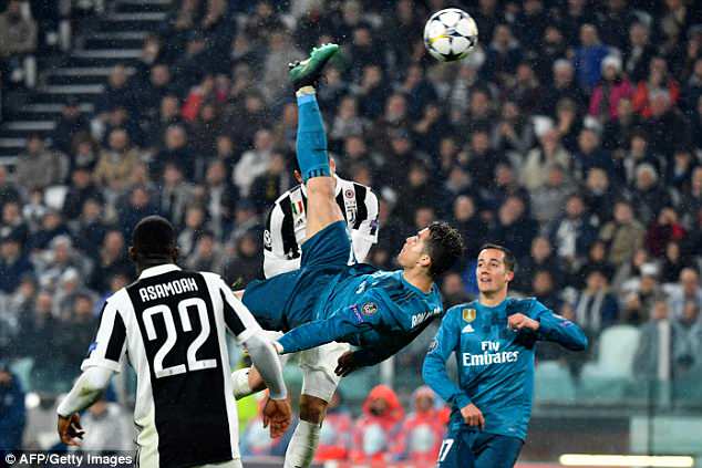 Báo chí châu Âu hết lời khen ngợi Ronaldo 