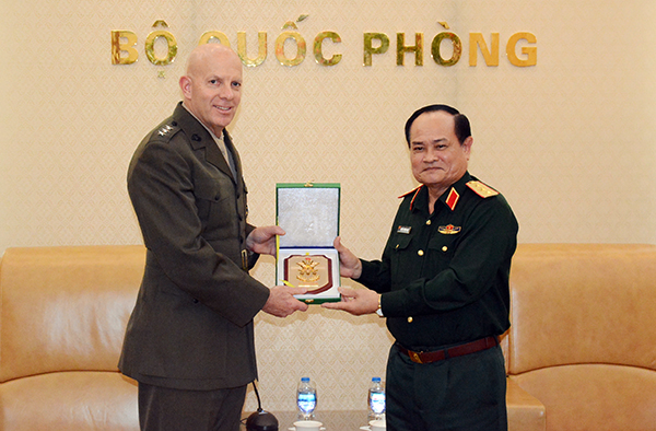 Tư lệnh Thủy quân Lục chiến Hoa Kỳ tại Thái Bình Dương thăm Việt Nam

