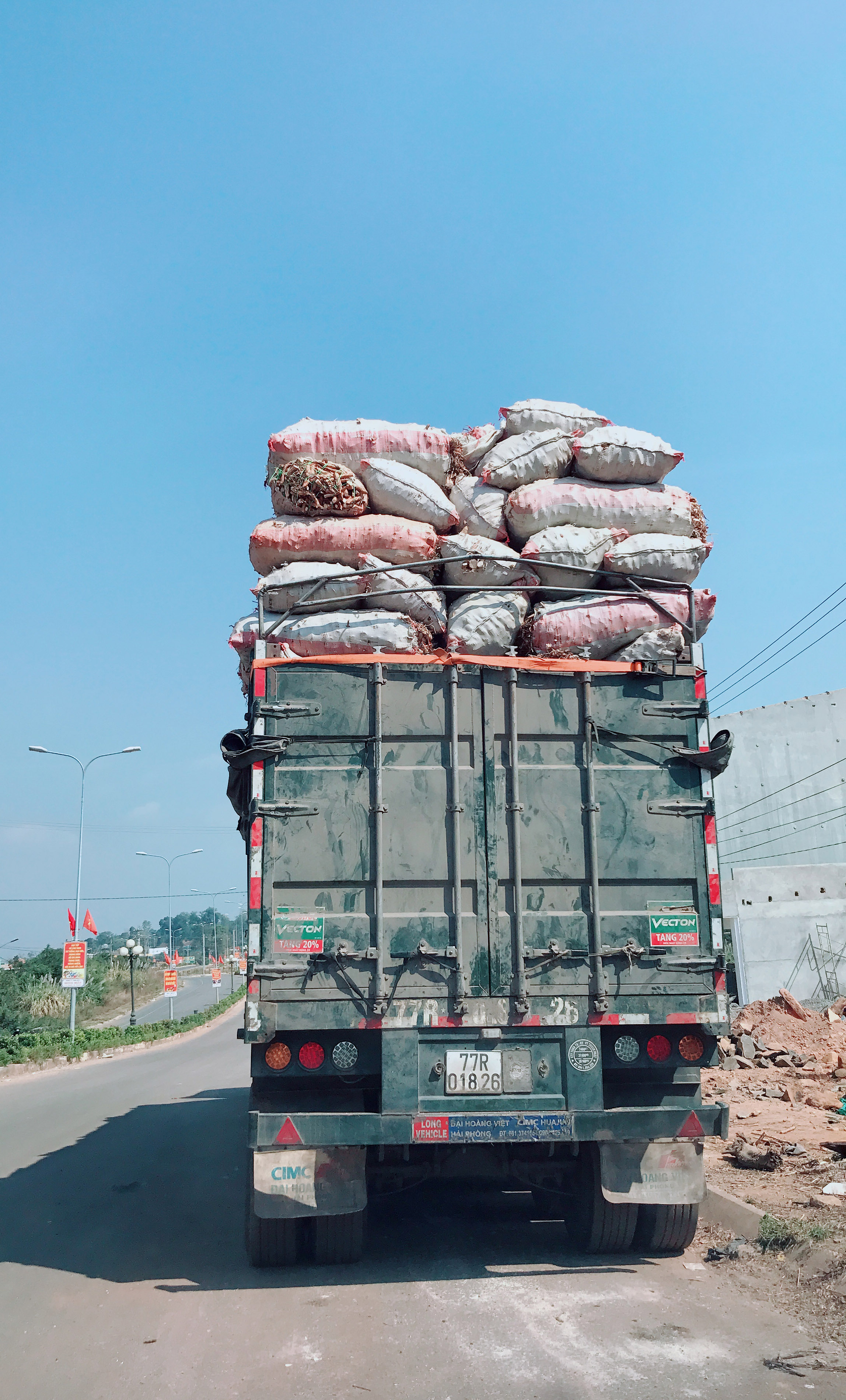 Báo động tình trạng xe quá khổ, quá tải ở Gia Lai