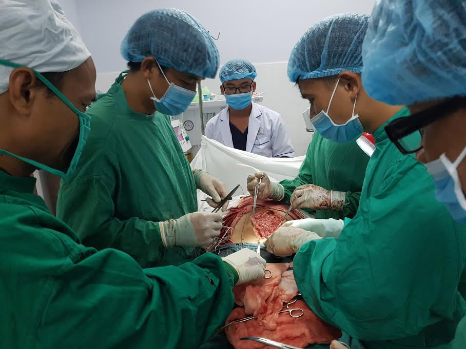 Quân y đảo Thổ Chu cứu sống thuyền viên gặp nạn