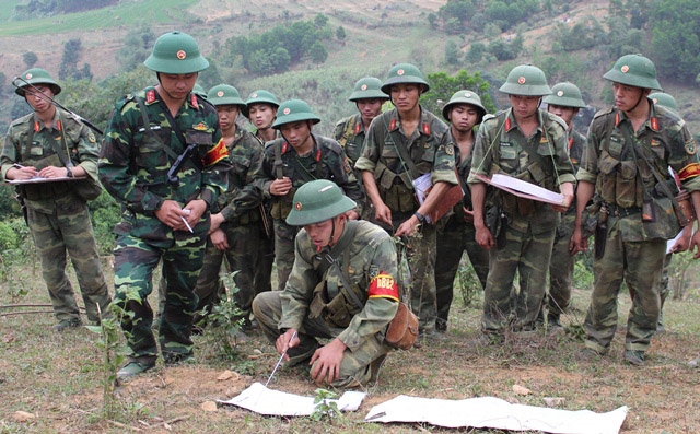 Trinh sát thực địa xác định cách đánh.