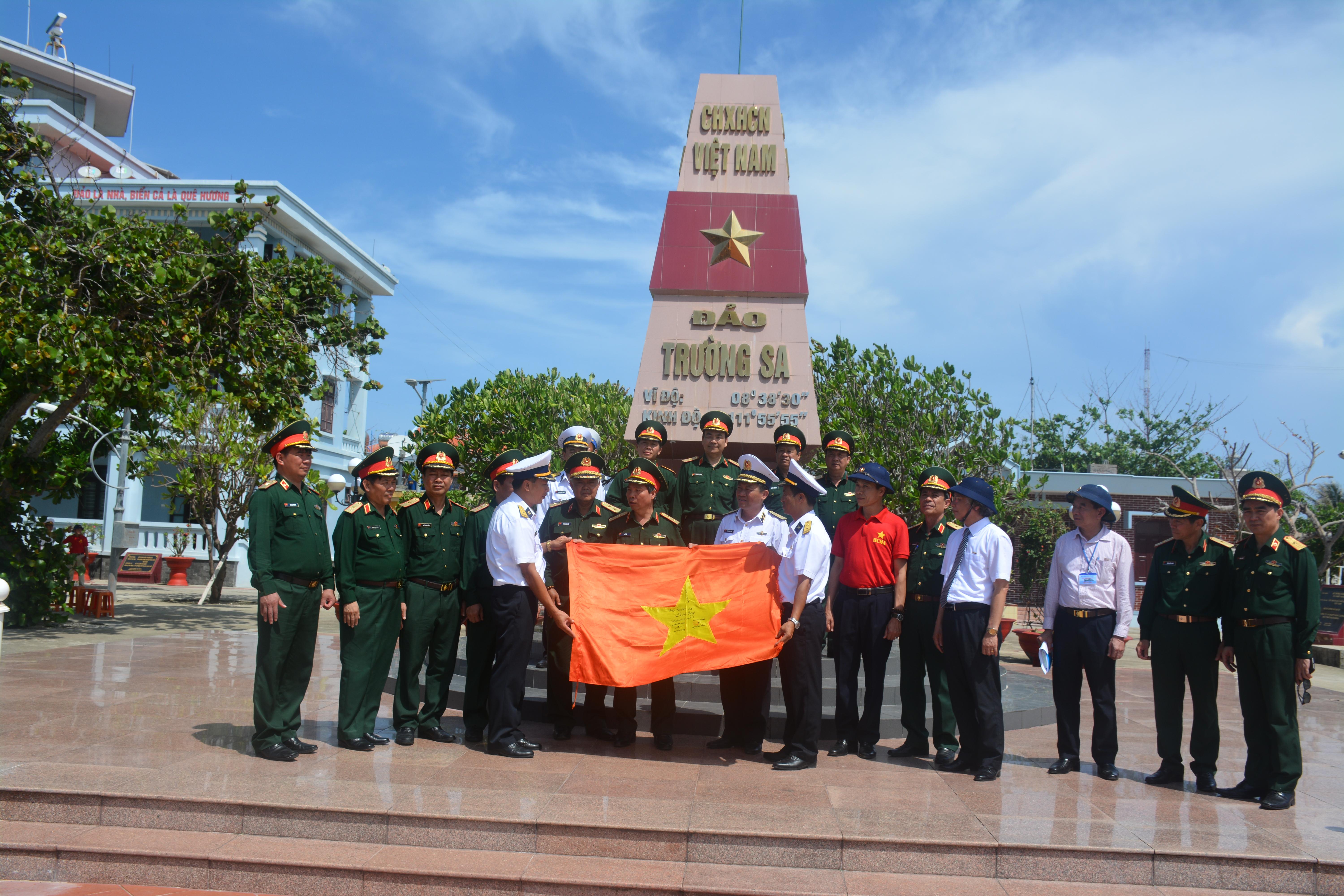 Vững vàng biển đảo Trường Sa

