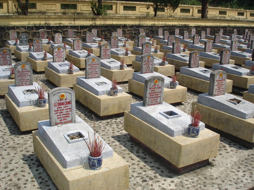 Liệt sĩ Trần Duy Huyên được an táng tại Bãi Khách T8, đường dây C05

