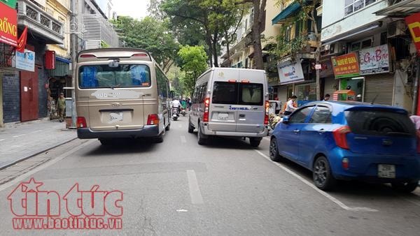 Hà Nội: Xử lý nghiêm xe hợp đồng trá hình xe khách