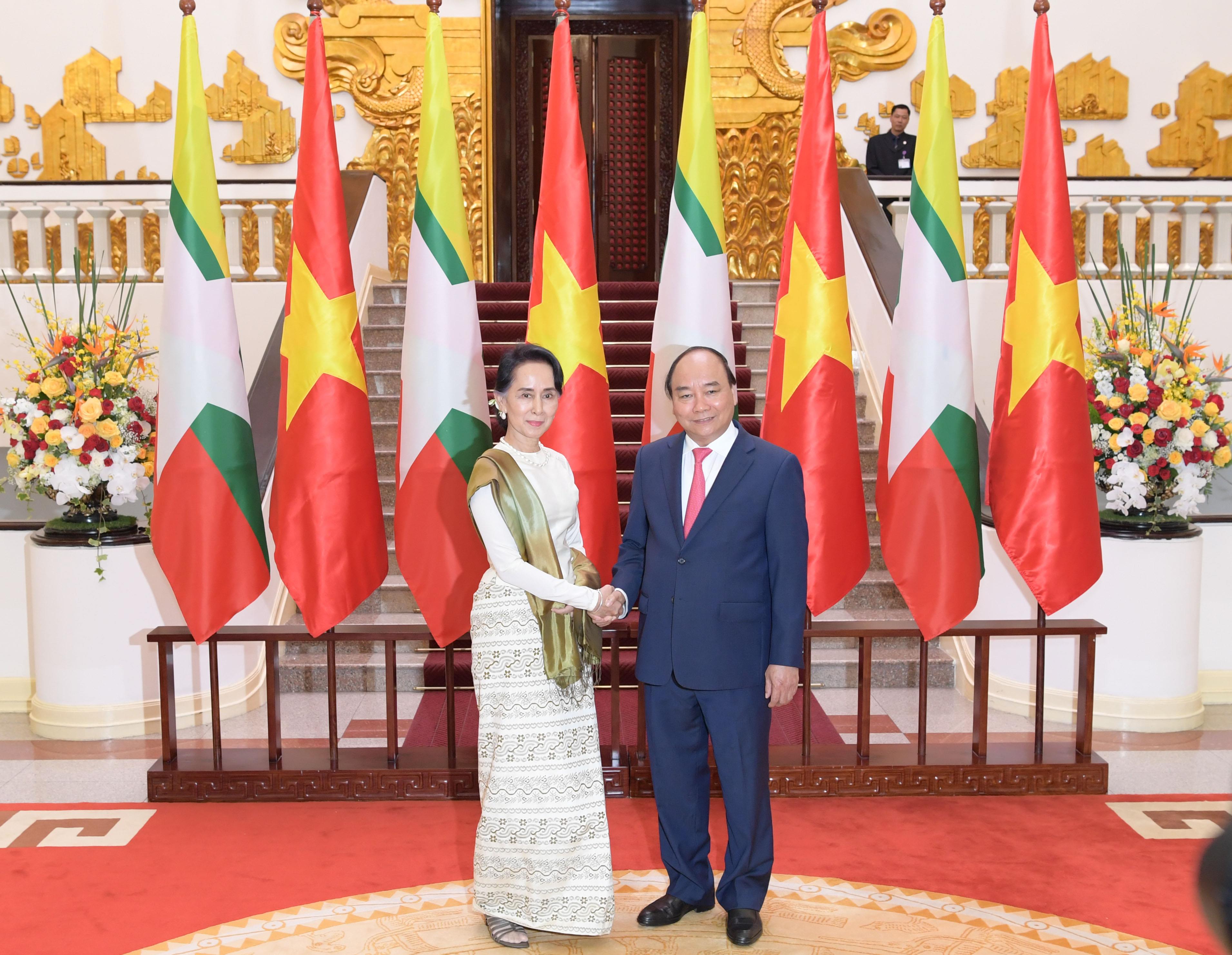 Thủ tướng Nguyễn Xuân Phúc hội đàm với Cố vấn Nhà nước Myanmar Aung San Suu Kyi


