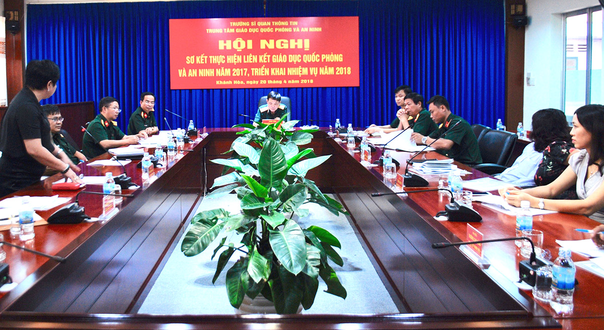 Sơ kết thực hiện liên kết giáo dục quốc phòng và an ninh năm 2017

