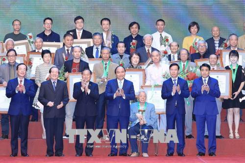 Thủ tướng Nguyễn Xuân Phúc: Cần định hướng kiến trúc Việt Nam trước những biến đổi về môi trường