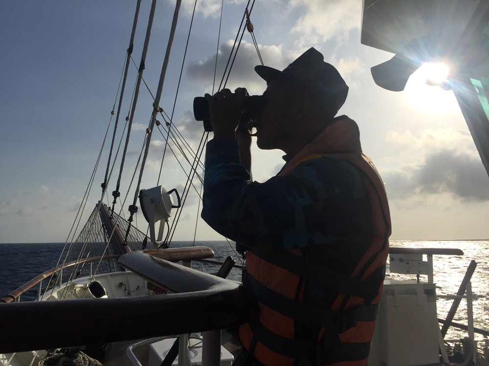 Học viên thực hành đi ca quan sát mục tiêu trên không, trên biển.