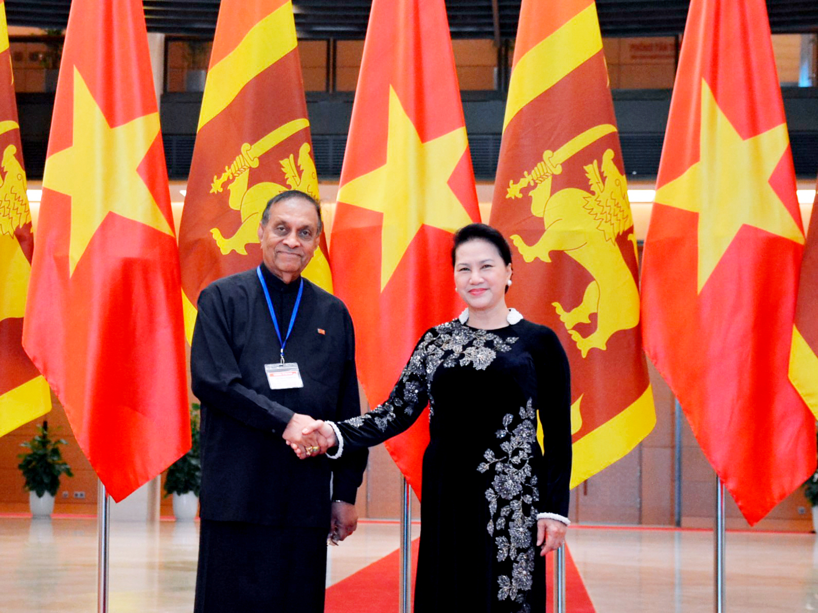 Chủ tịch Quốc hội Nguyễn Thị Kim Ngân đón, hội đàm với Chủ tịch Quốc hội Sri Lanka Karu Jayasuria