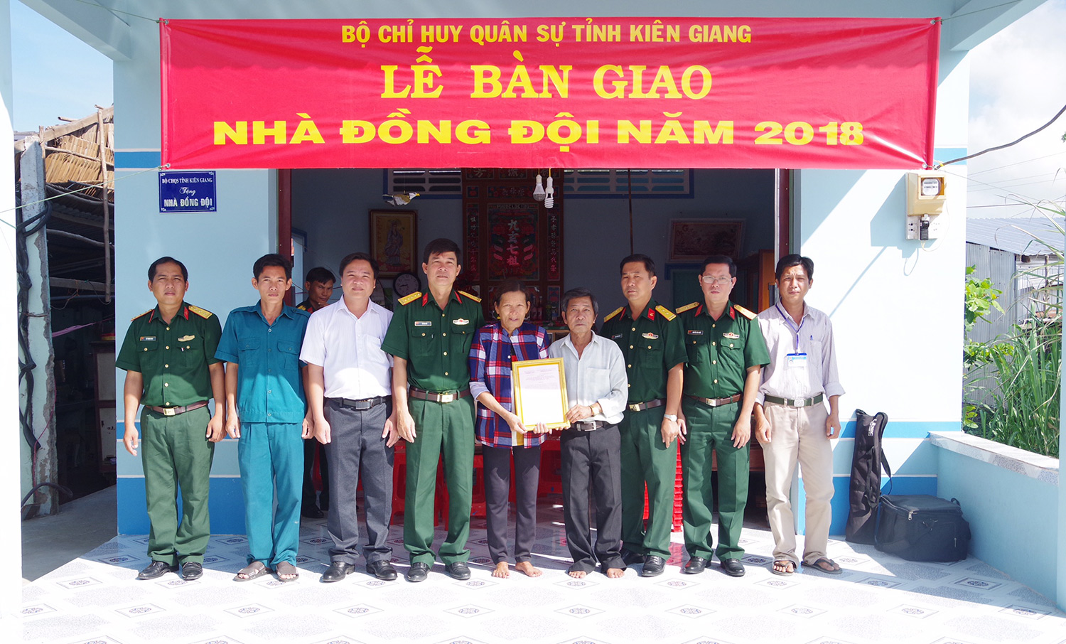 Bộ CHQS Kiên Giang bàn giao Nhà đồng đội

