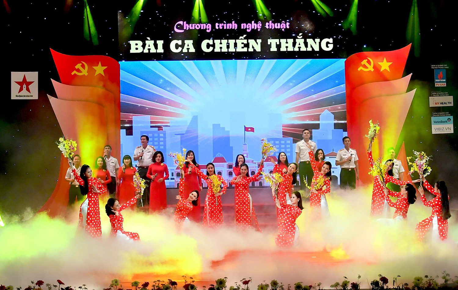 Bắc Nam sum họp một nhà đông vui...