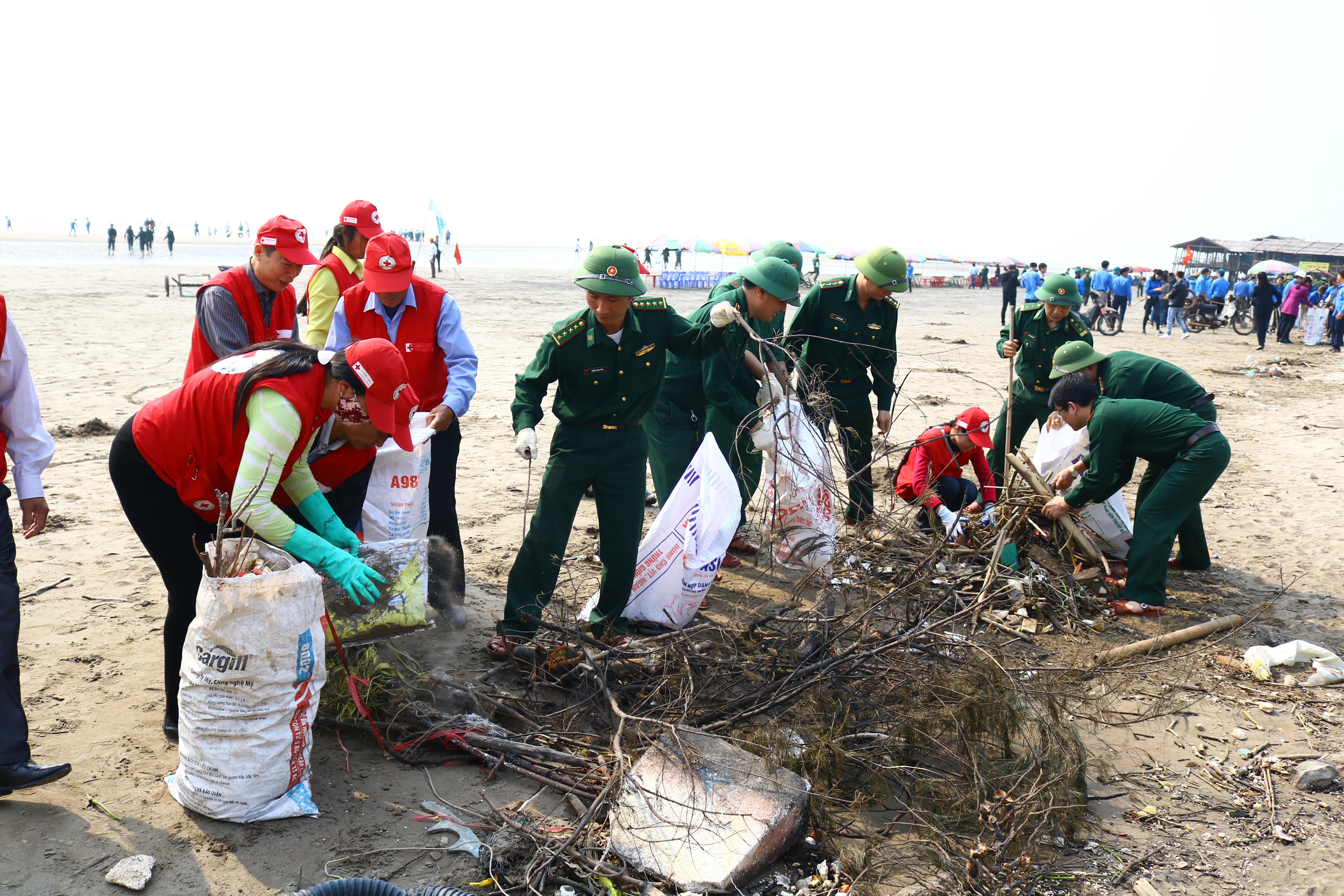 Chung tay vì màu xanh của biển
