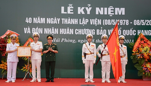 Viện Kỹ thuật Hải quân đón nhận Huân chương Bảo vệ Tổ quốc hạng Nhì