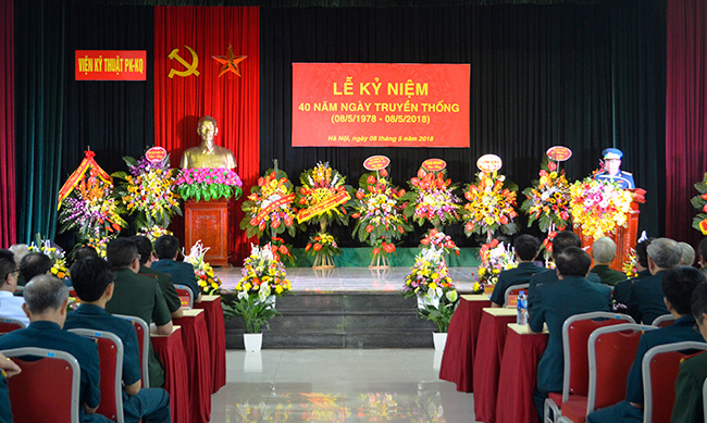 Viện Kỹ thuật Phòng không - Không quân kỷ niệm 40 năm Ngày truyền thống
