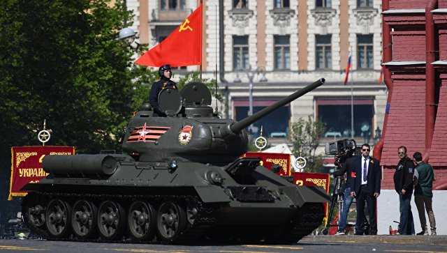 Các phương tiện và máy bay chiến đấu hiện đại tham gia duyệt binh Ngày Chiến thắng 2018