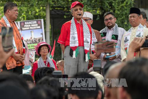 “Cơn sóng thần” ở Malaysia