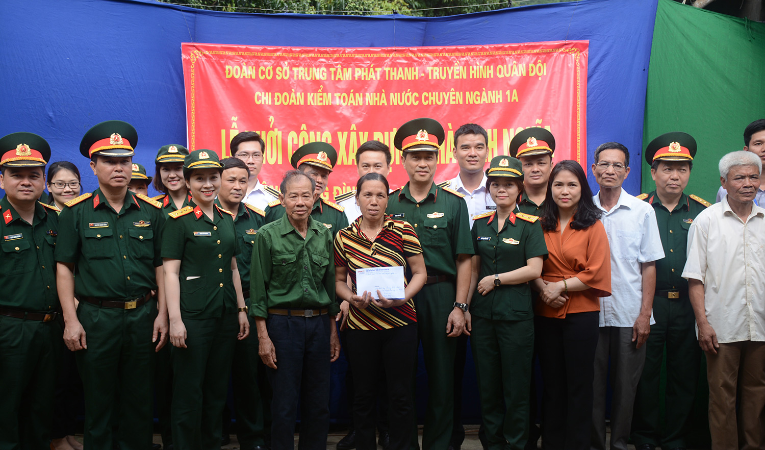 Xây nhà tình nghĩa tặng thương binh Đặng Đình Đại ở Kim Bảng, Hà Nam

