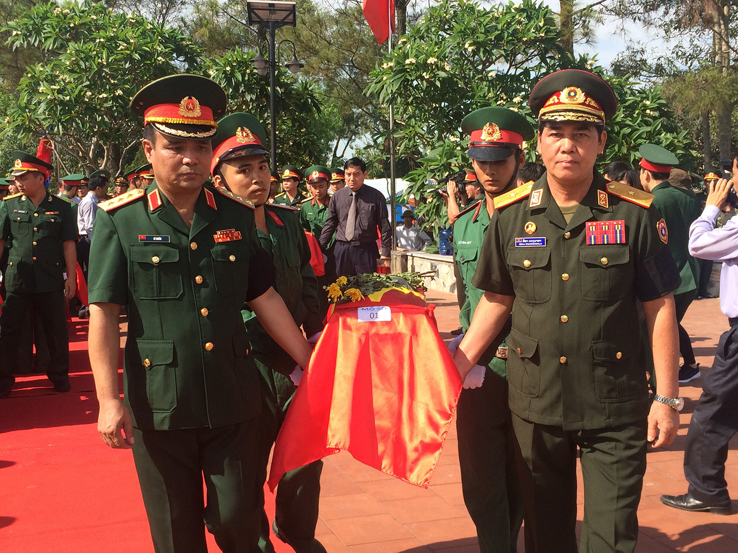 Nghệ An: Truy điệu, an táng 98 hài cốt liệt sĩ

