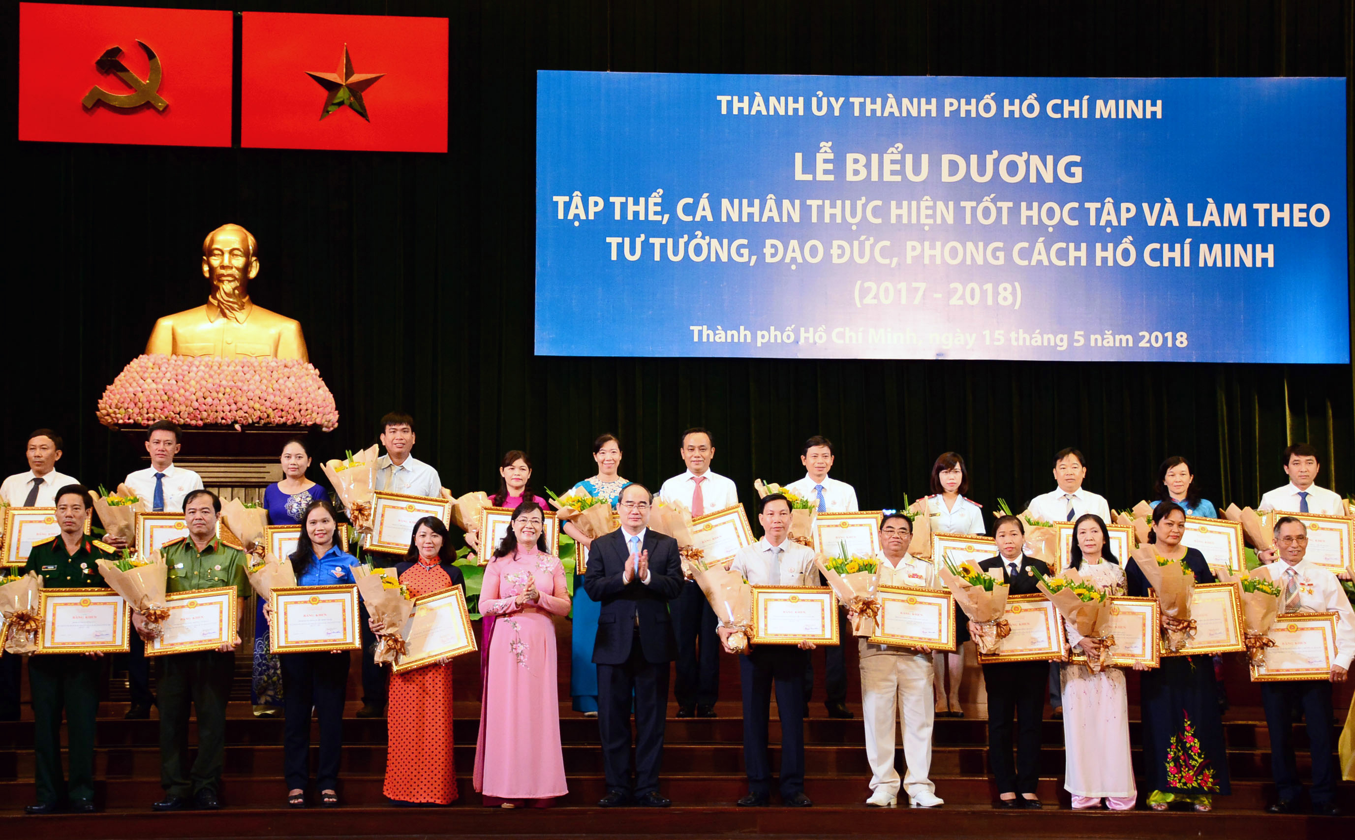  TP Hồ Chí Minh biểu dương các điển hình học tập và làm theo Bác