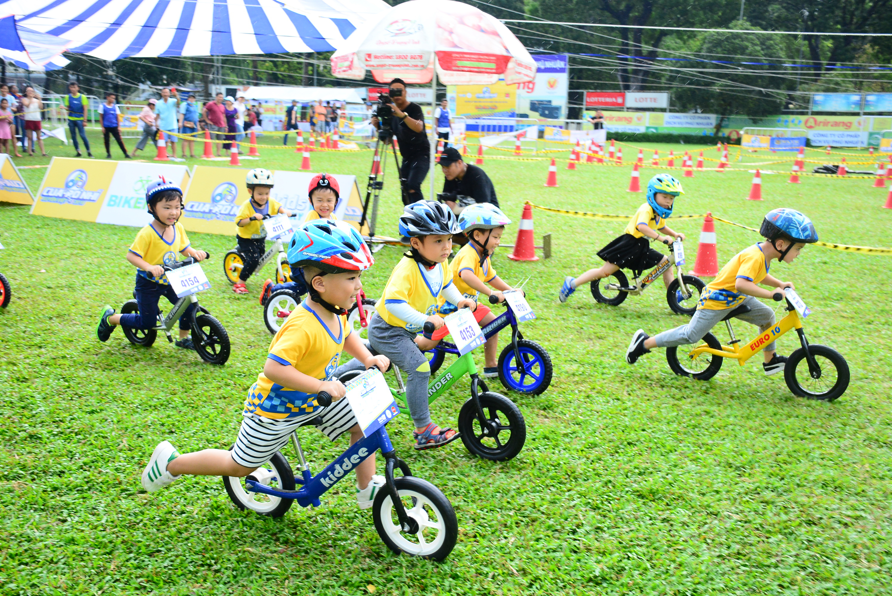 Gần 500 vận động viên tham gia Giải đua Cua-rơ nhí xuyên Việt 2018